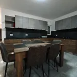 Cerviola Luxury 3 Bedroom Apartment *