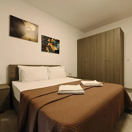 Cerviola Luxury 3 Bedroom マルサスカーラ