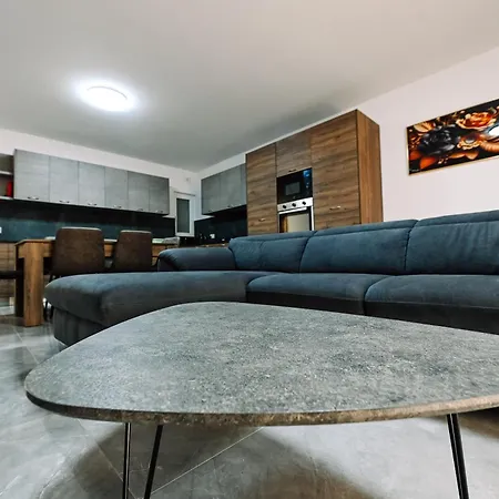 Cerviola Luxury 3 Bedroom *