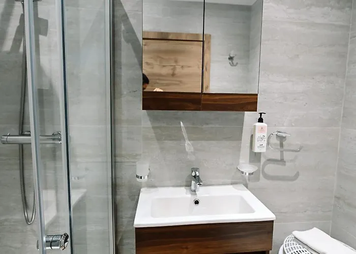 Cerviola Luxury 3 Bedroom Apartament *