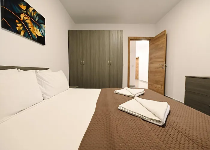 Cerviola Luxury 3 Bedroom